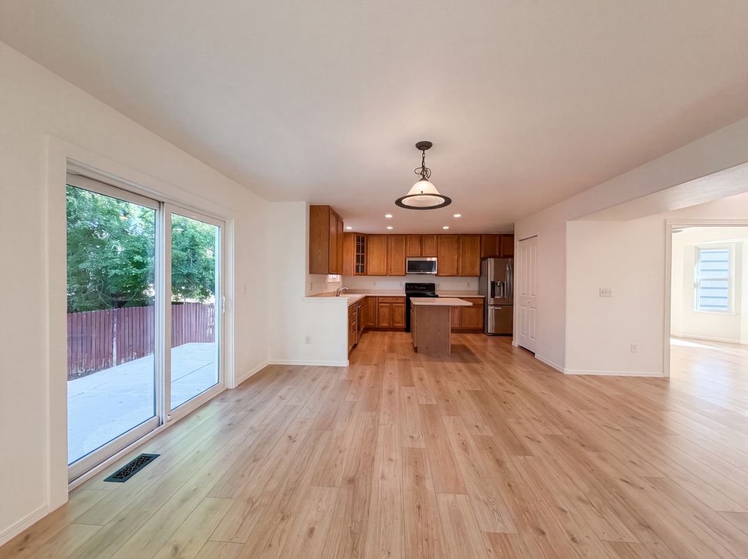 Property photo 2 of 10562 Falcon St