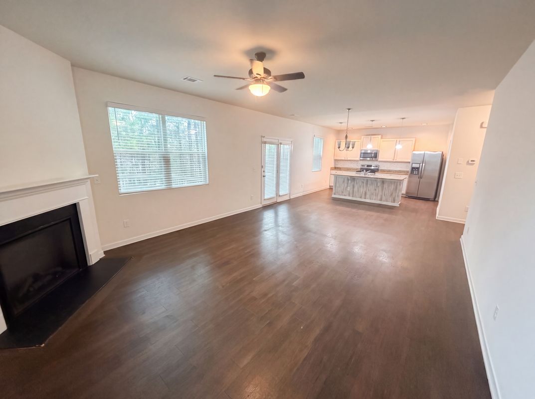 Property photo 3 of 611 Dodson Lake Ct
