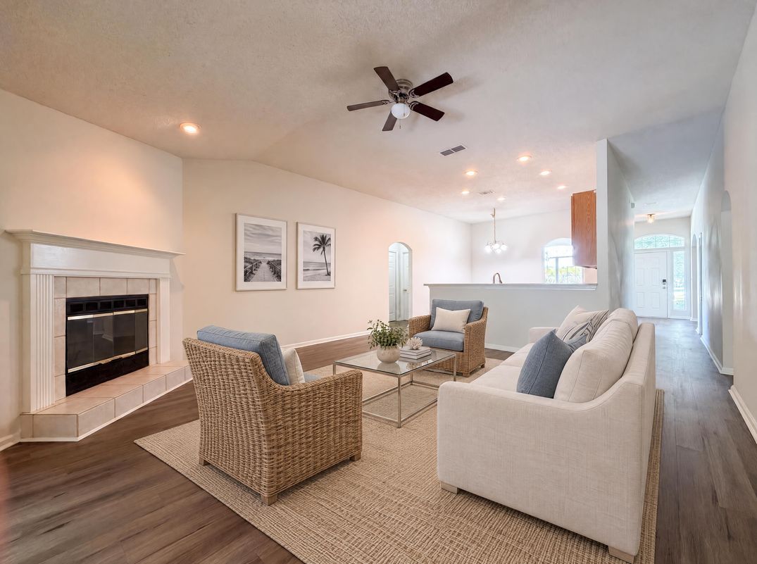 Property photo 3 of 8436 Staplehurst Dr W