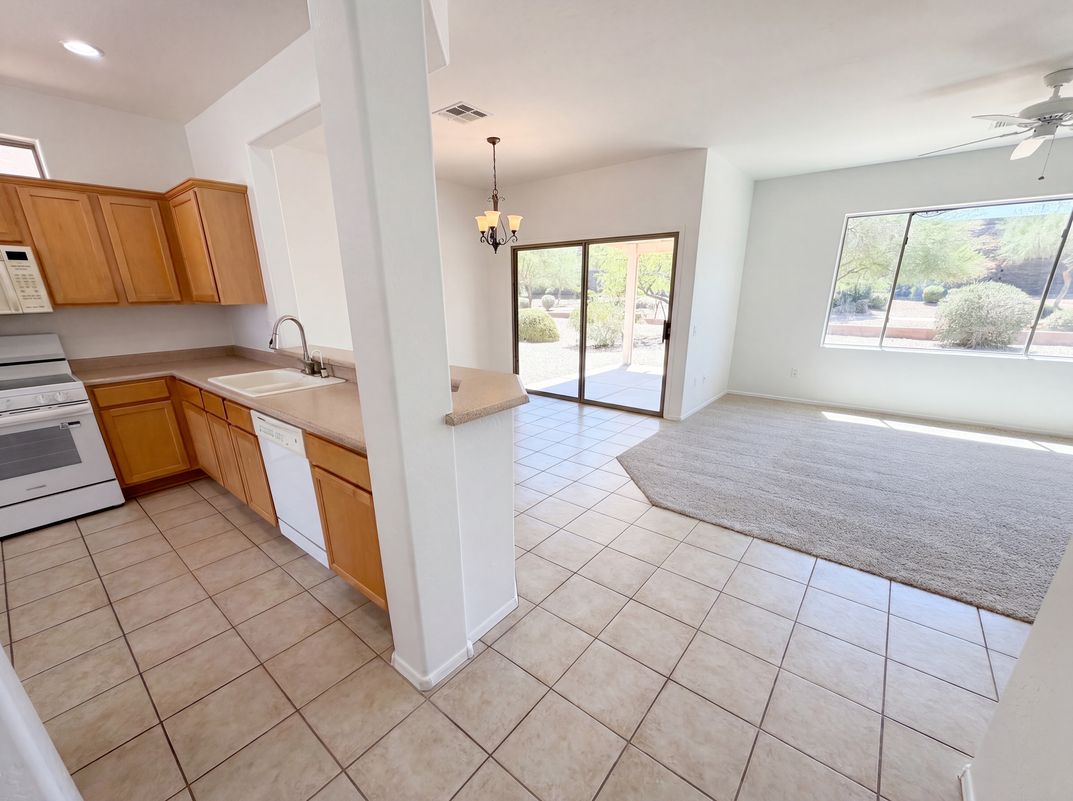Property photo 2 of 20863 N Sequoia Crest Dr