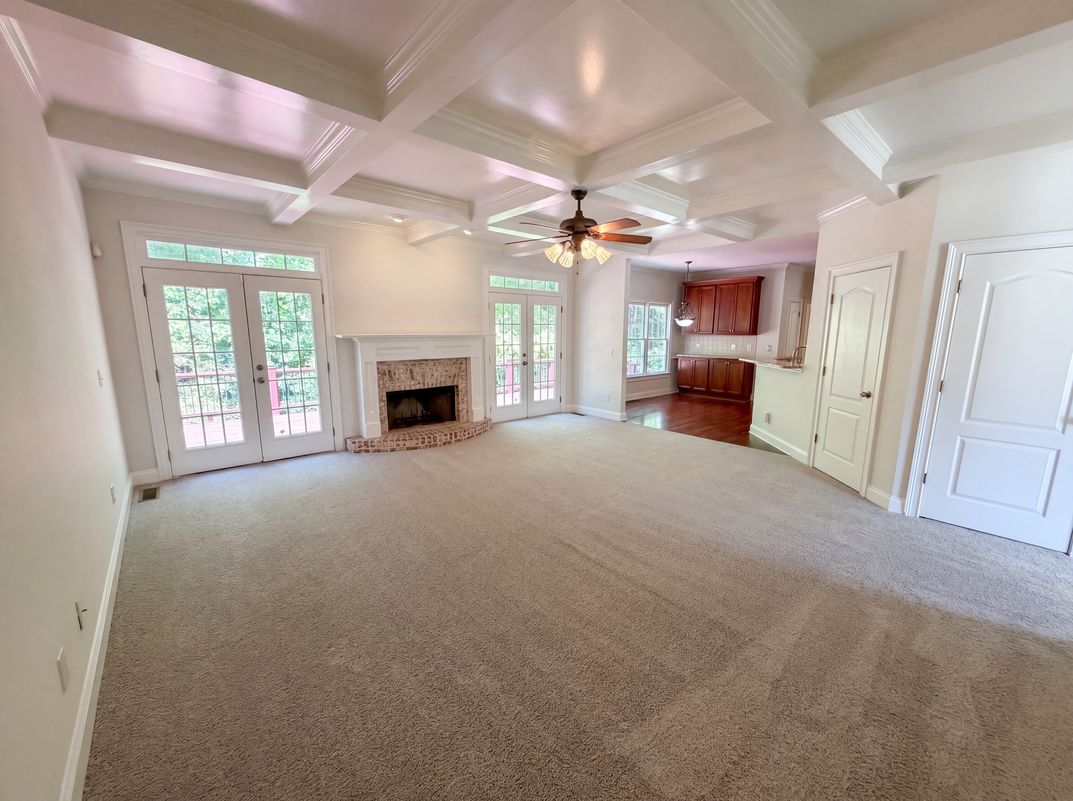 Property photo 3 of 861 Windsor Creek Dr