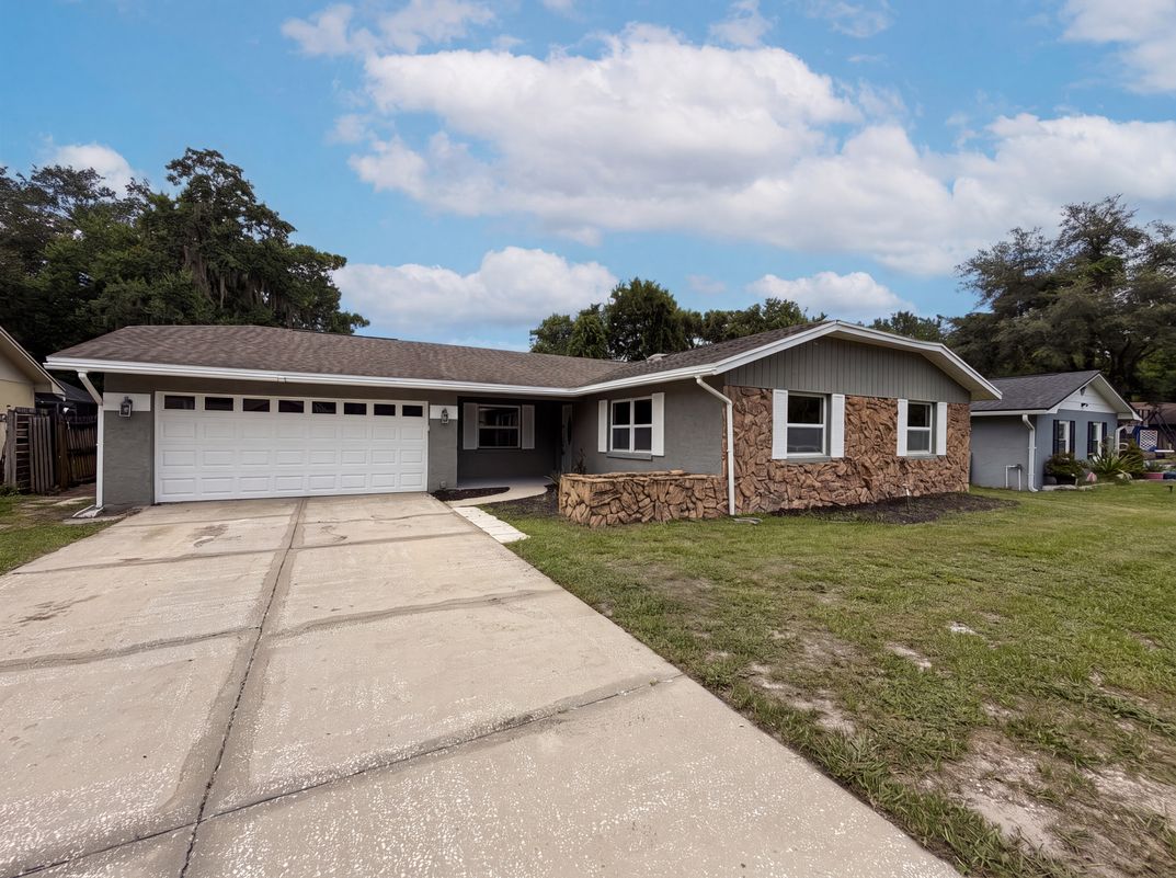 Property photo 1 of 963 Sequoia Dr