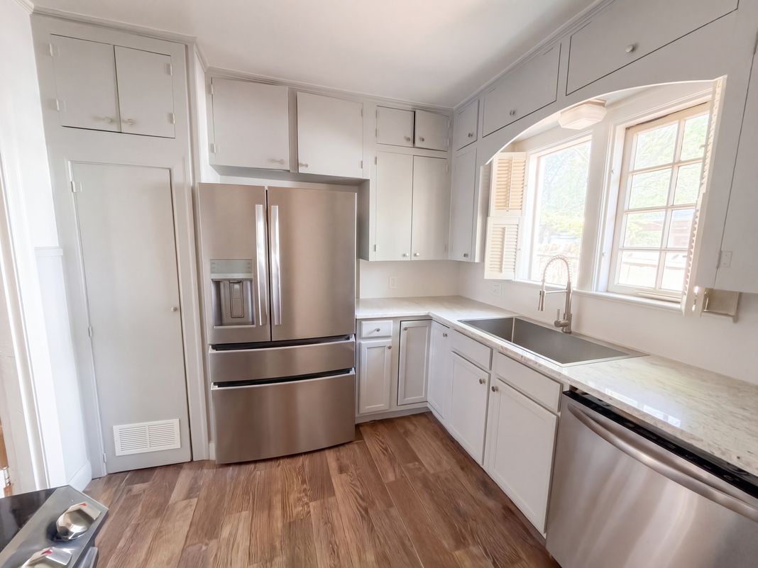 Property photo 2 of 1113 Sylvan Ave