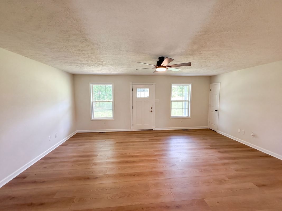 Property photo 3 of 1817 Twin Caves Dr