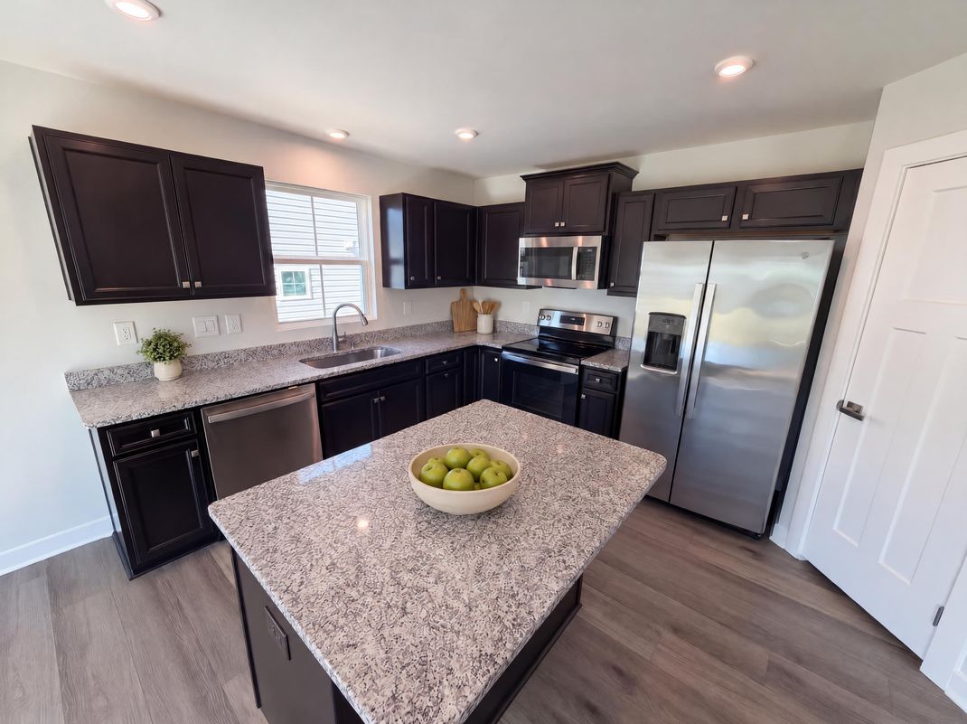 Property photo 2 of 599 Grandiflora Ave