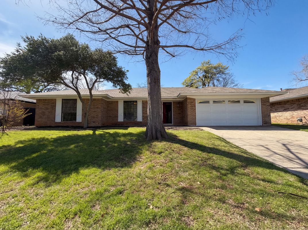 Property photo 1 of 5120 Red River Dr