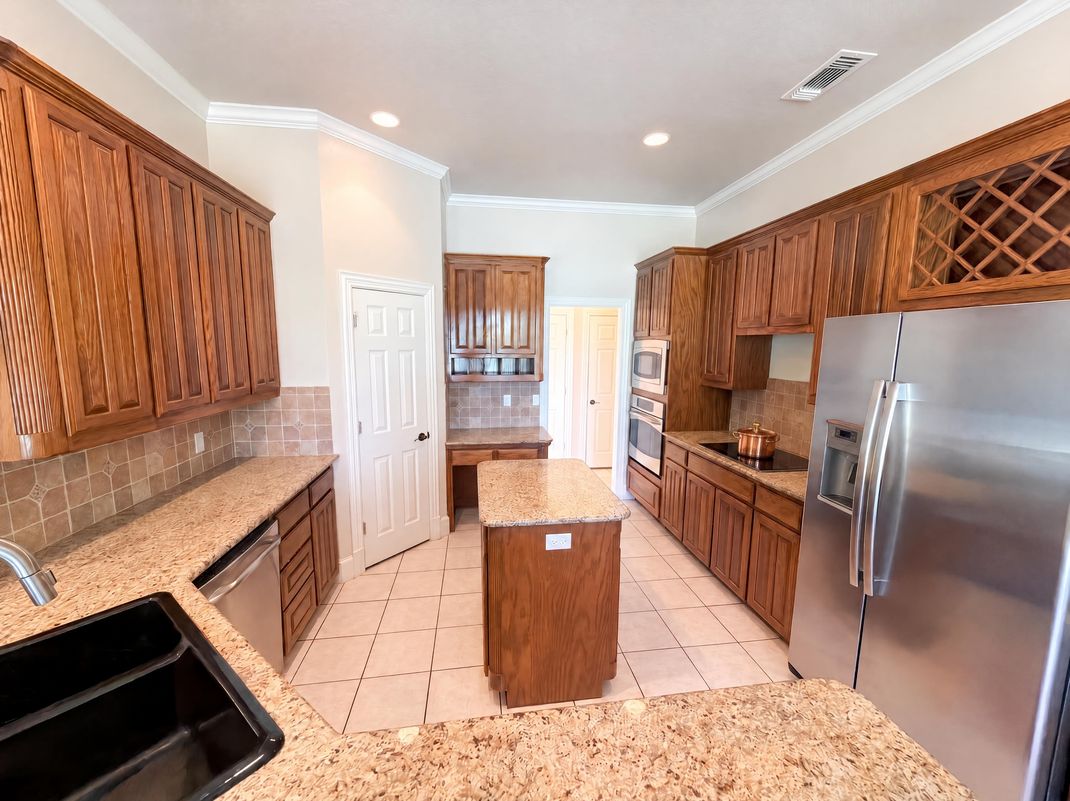 Property photo 3 of 9313 Dosier Cv W