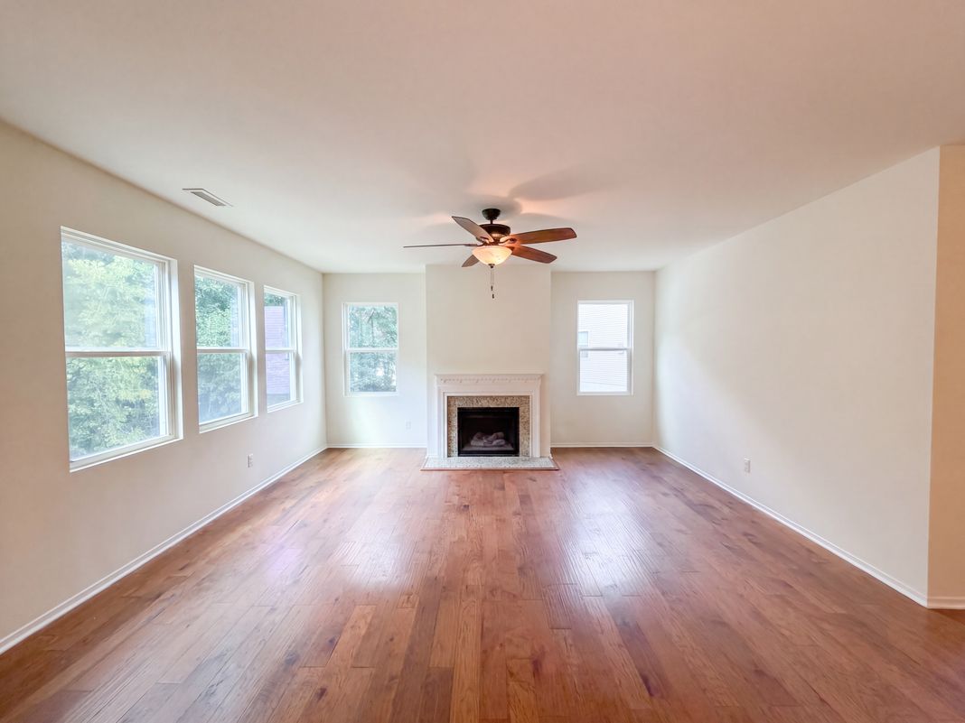 Property photo 3 of 4732 Lonnie Dr