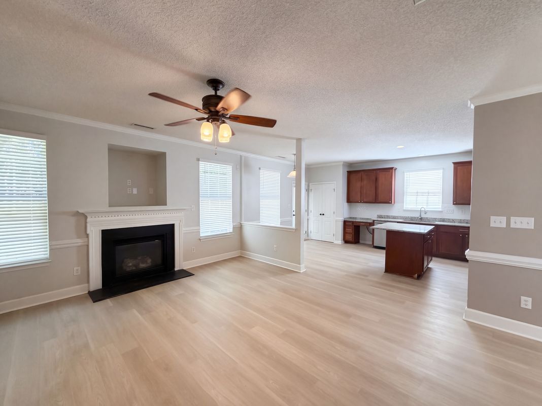 Property photo 3 of 2619 Dutch Grove Cir