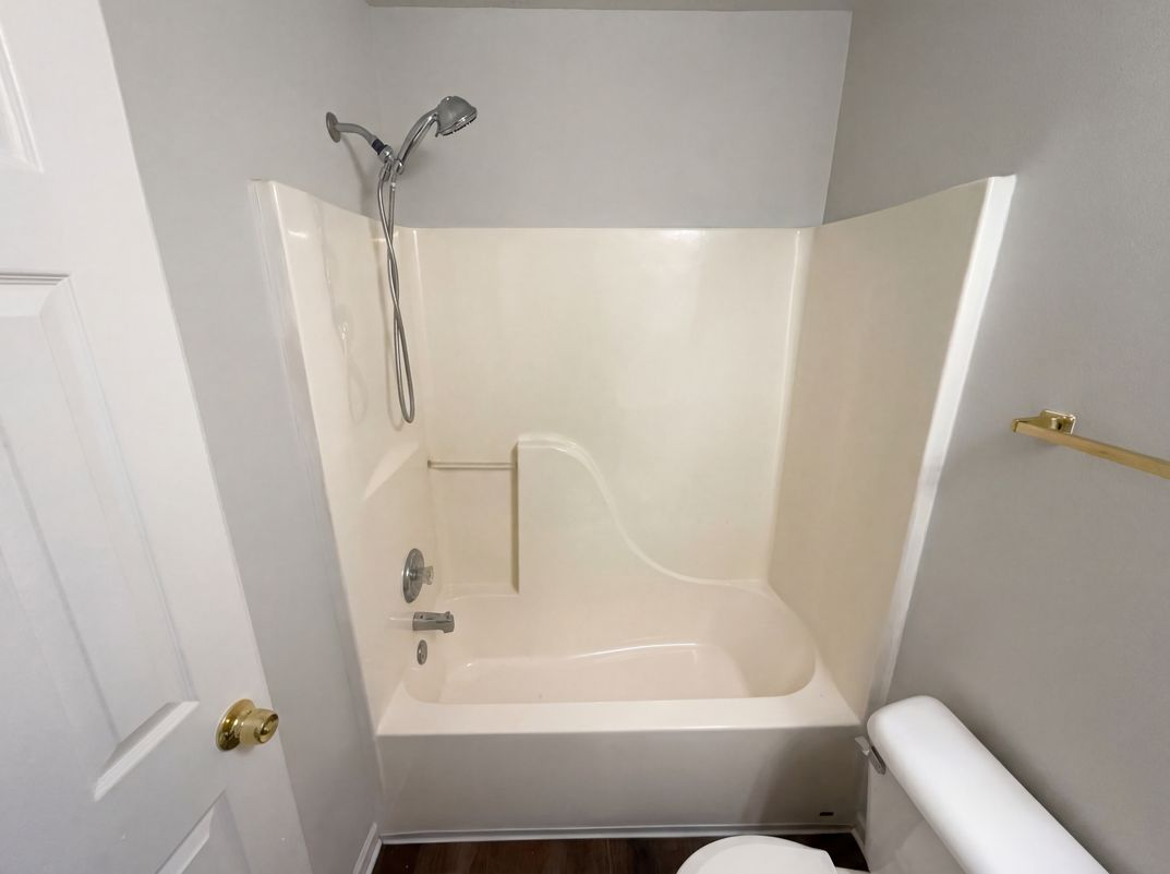 Photo 19 of 24 of 4925 Pembridge Dr, Indianapolis, IN