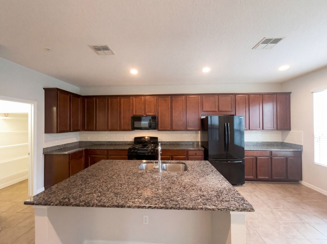Property photo 2 of 5545 Bowman Dr