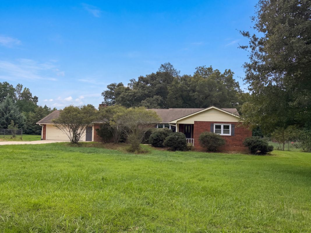 Property photo 1 of 161 Skinner Rd