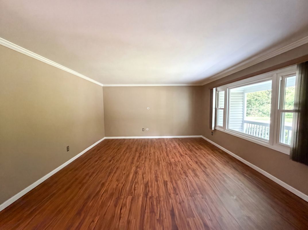 Property photo 3 of 3512 Majestic Ln