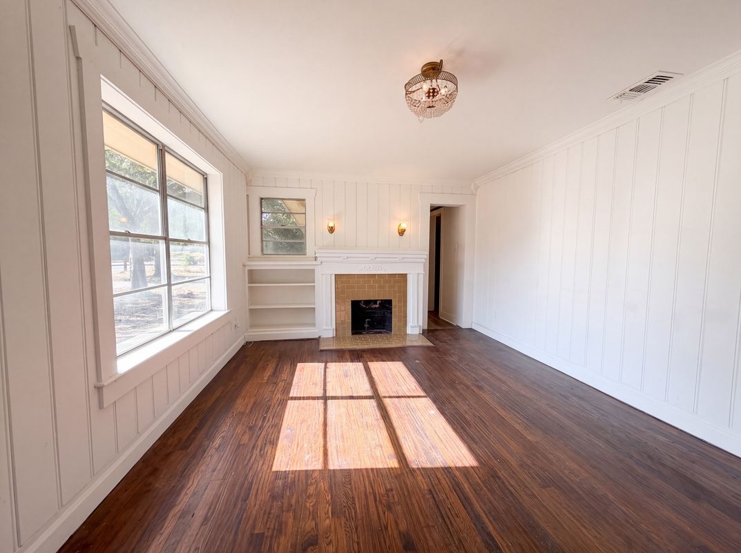 Property photo 3 of 1856 Carl St