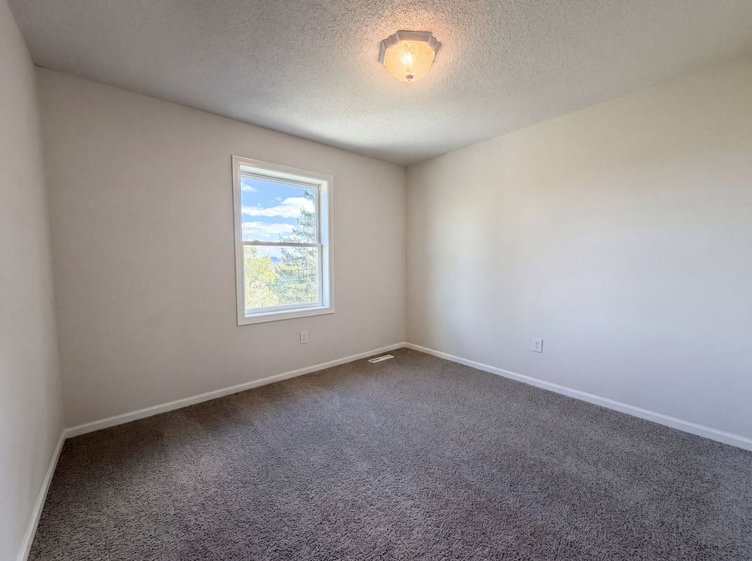 Photo 12 of 25 of 9429 Harkness Ave S, Cottage Grove, MN