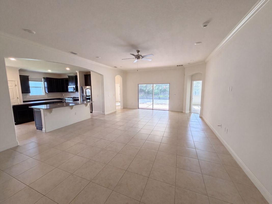 Property photo 3 of 6435 Monserrat Dr