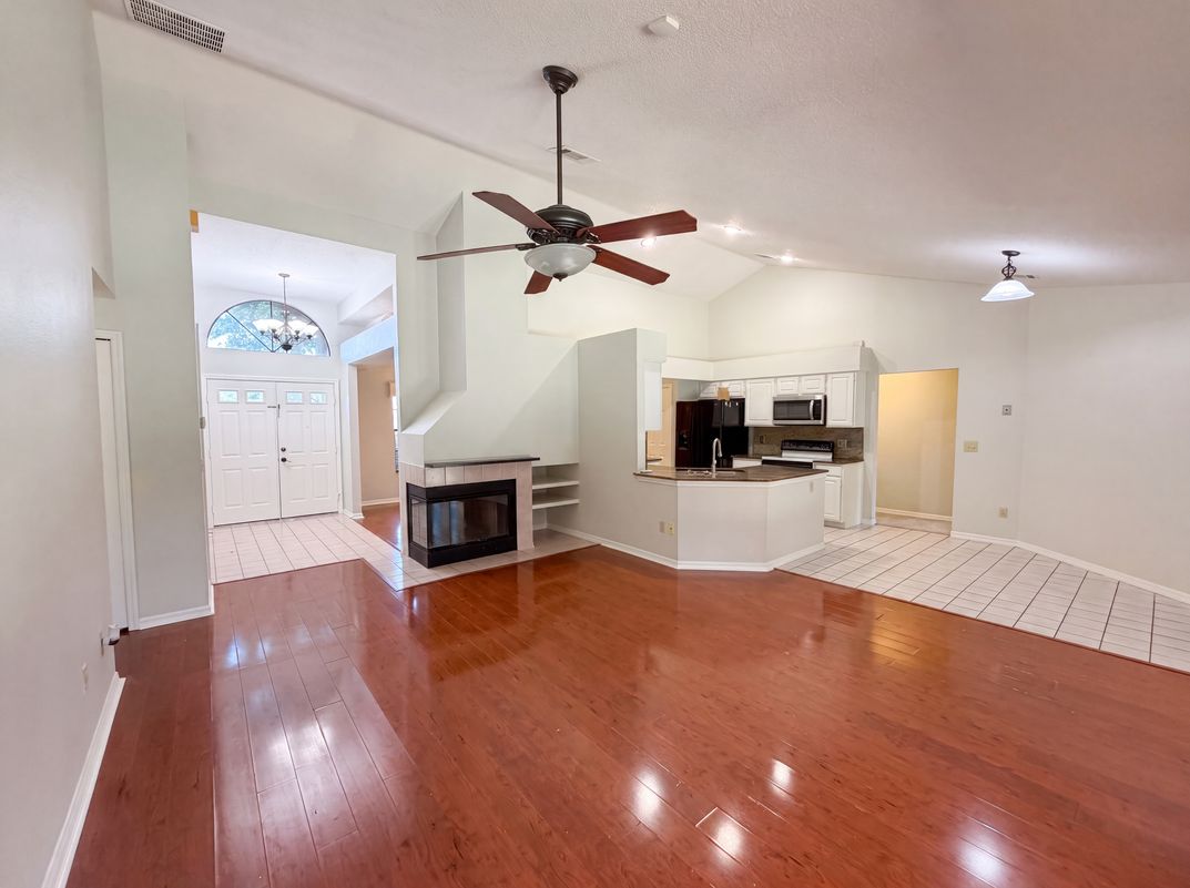 Property photo 3 of 332 Sprucewood Rd