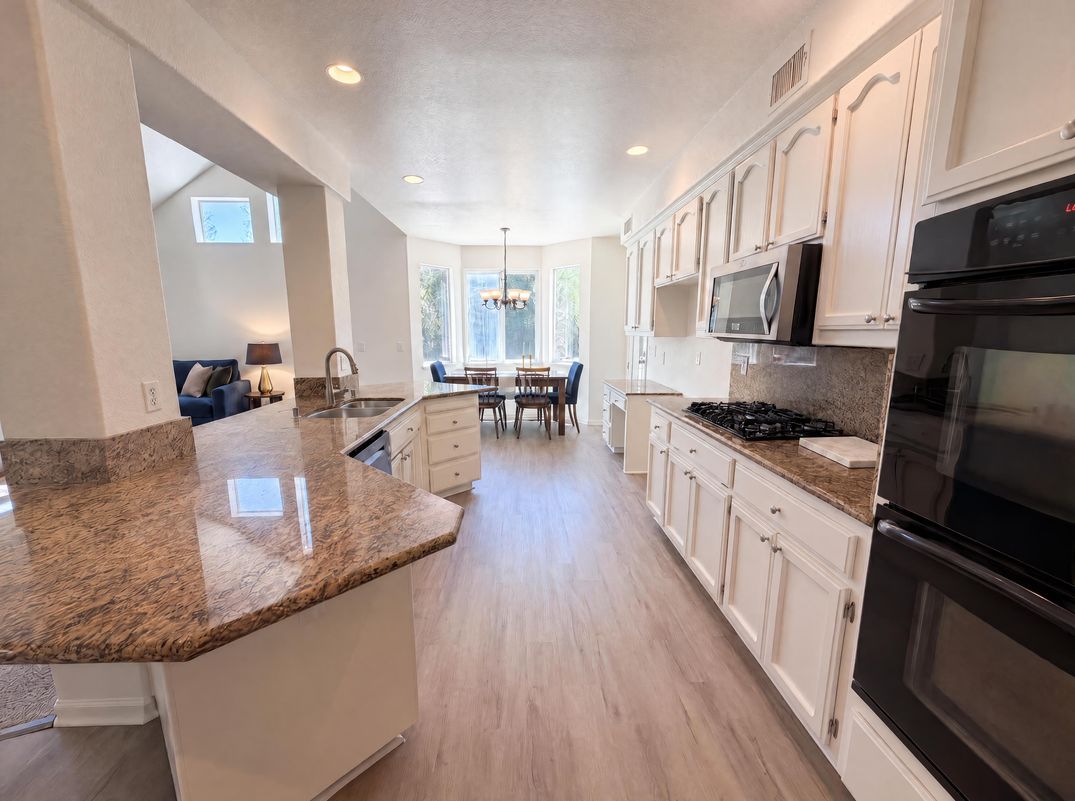 Property photo 2 of 4711 Wildflower Ln