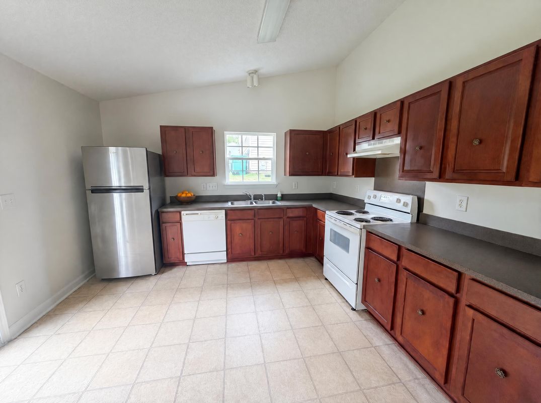 Property photo 2 of 6620 Iron Brigade Ln