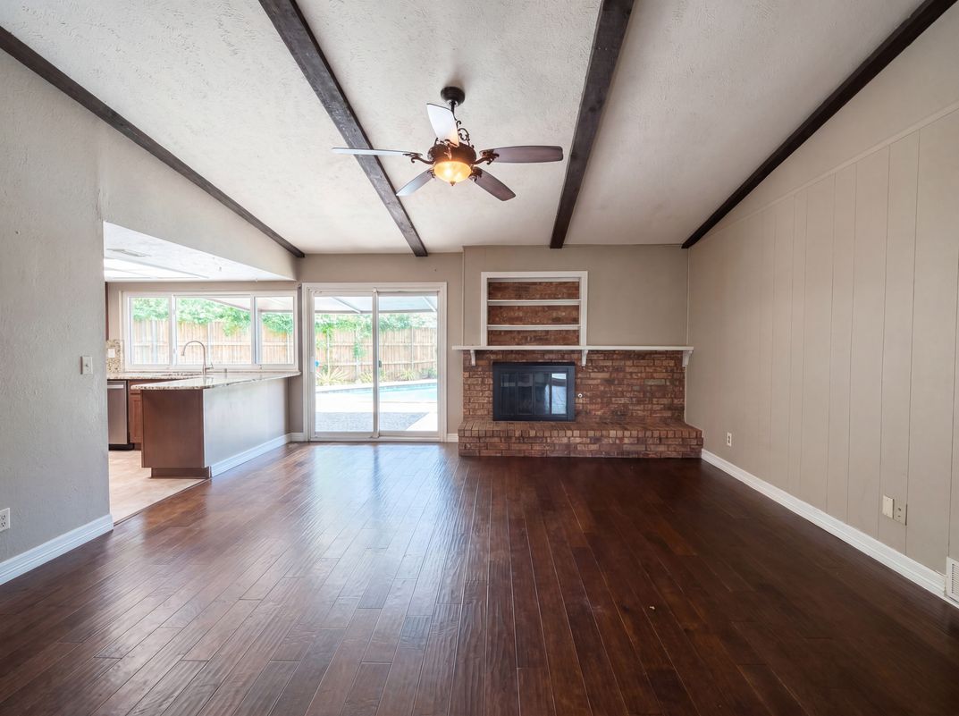 Property photo 3 of 6302 Zanes Ct