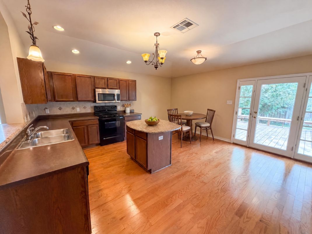 Property photo 2 of 507 Decker Dr