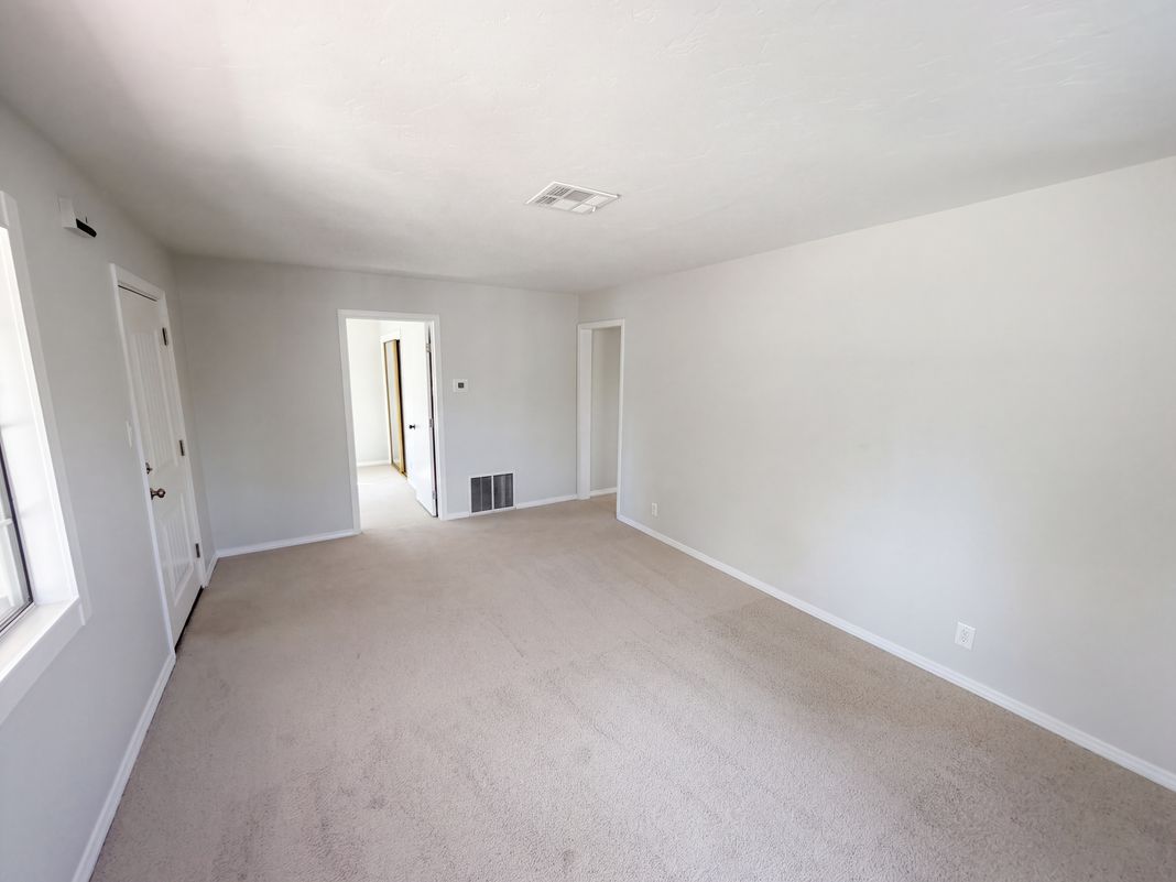 Property photo 3 of 1105 Edgar Ave