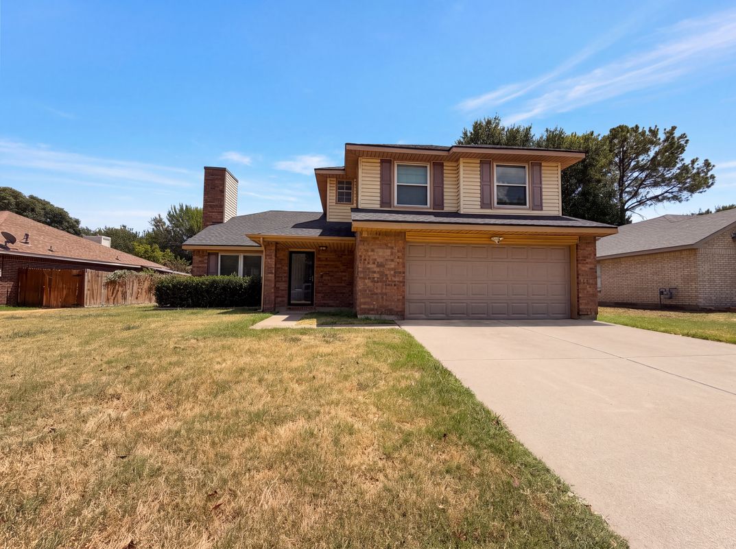 Property photo 1 of 2831 Red Oak Dr