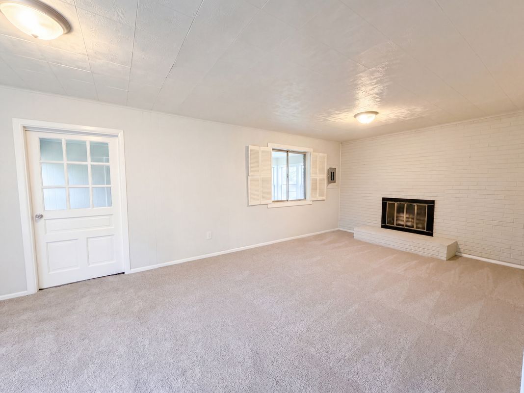 Property photo 3 of 662 Herndon Pkwy