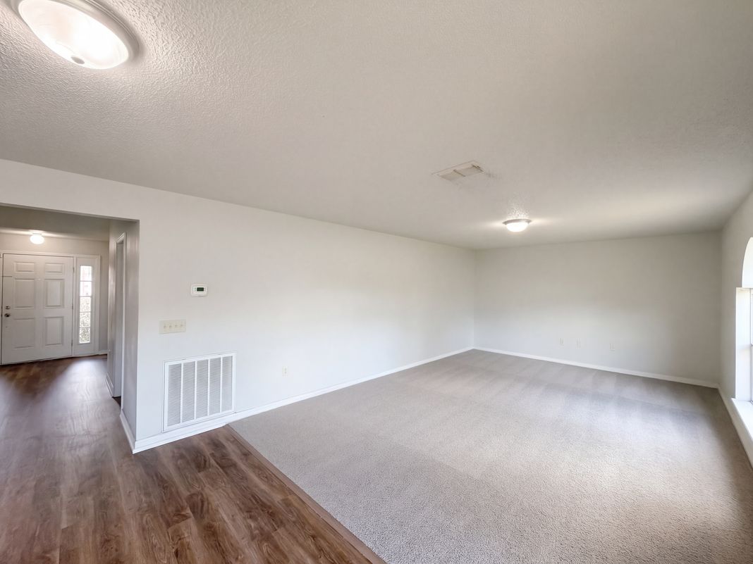 Property photo 3 of 1818 Superior Ct