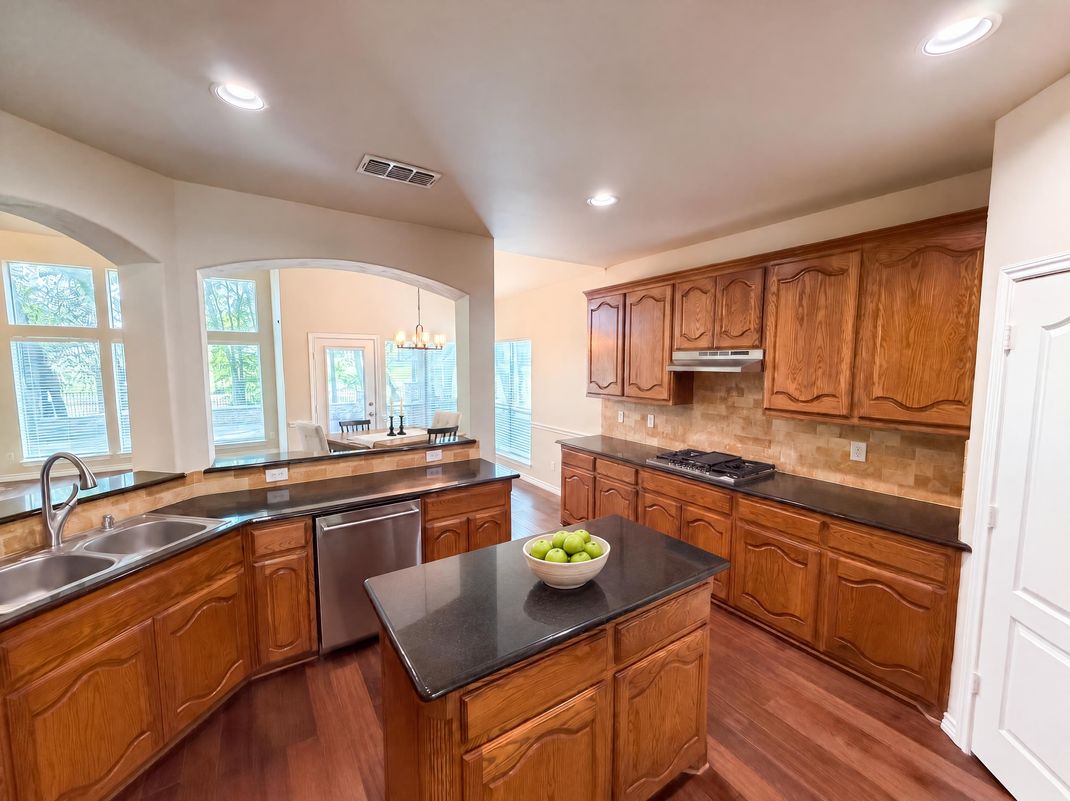 Property photo 2 of 12272 Indian Creek Dr