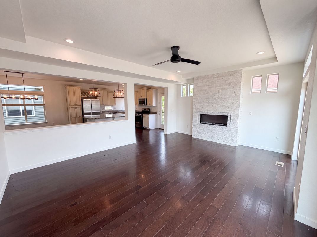 Property photo 3 of 4404 Elegant St