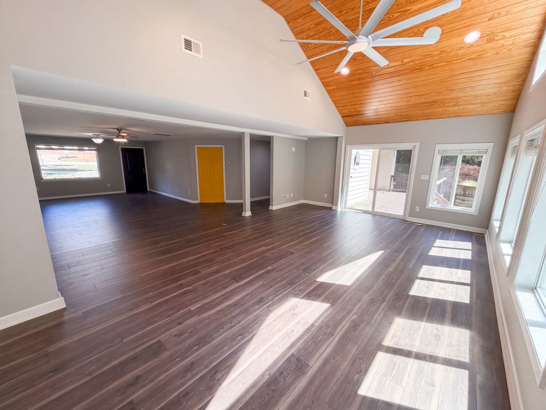 Property photo 3 of 1322 Carolyn Dr