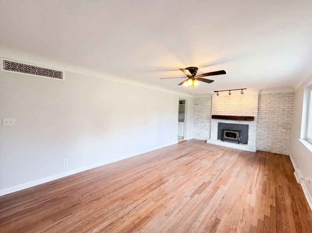 Property photo 2 of 4481 Forest Trl
