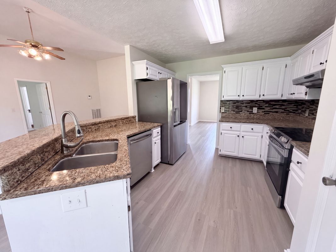 Property photo 2 of 3441 Bridgeton Cv