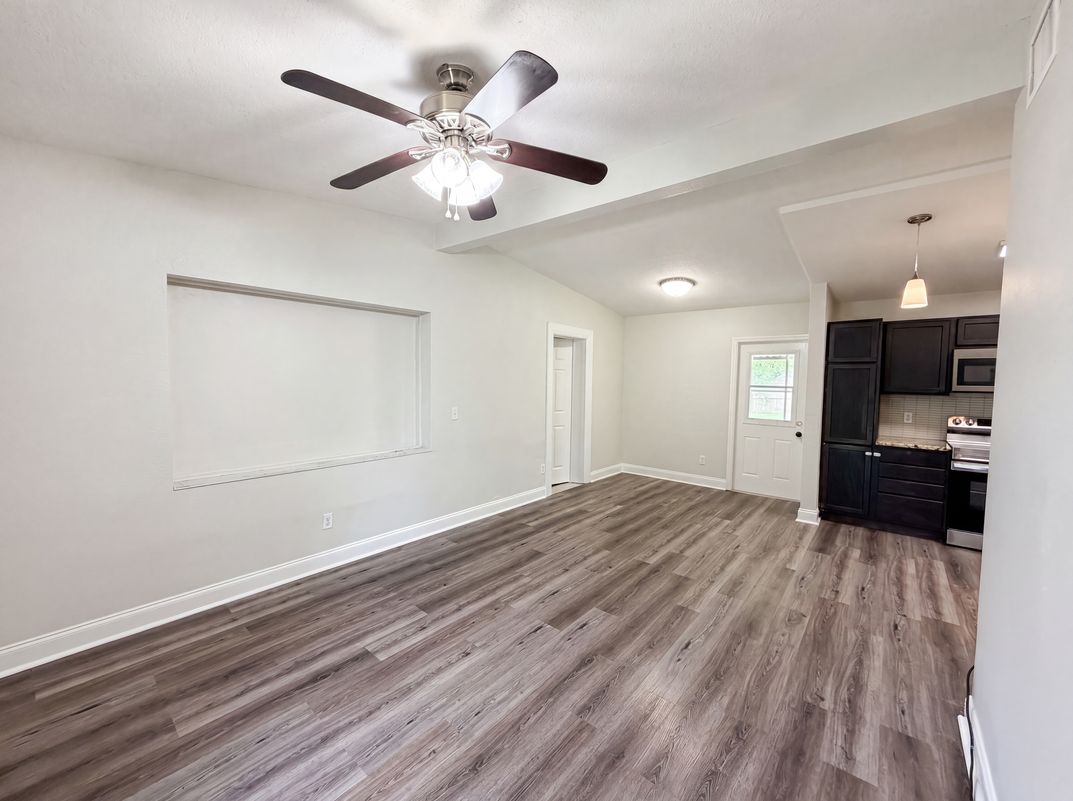 Property photo 3 of 1502 Daroca Dr