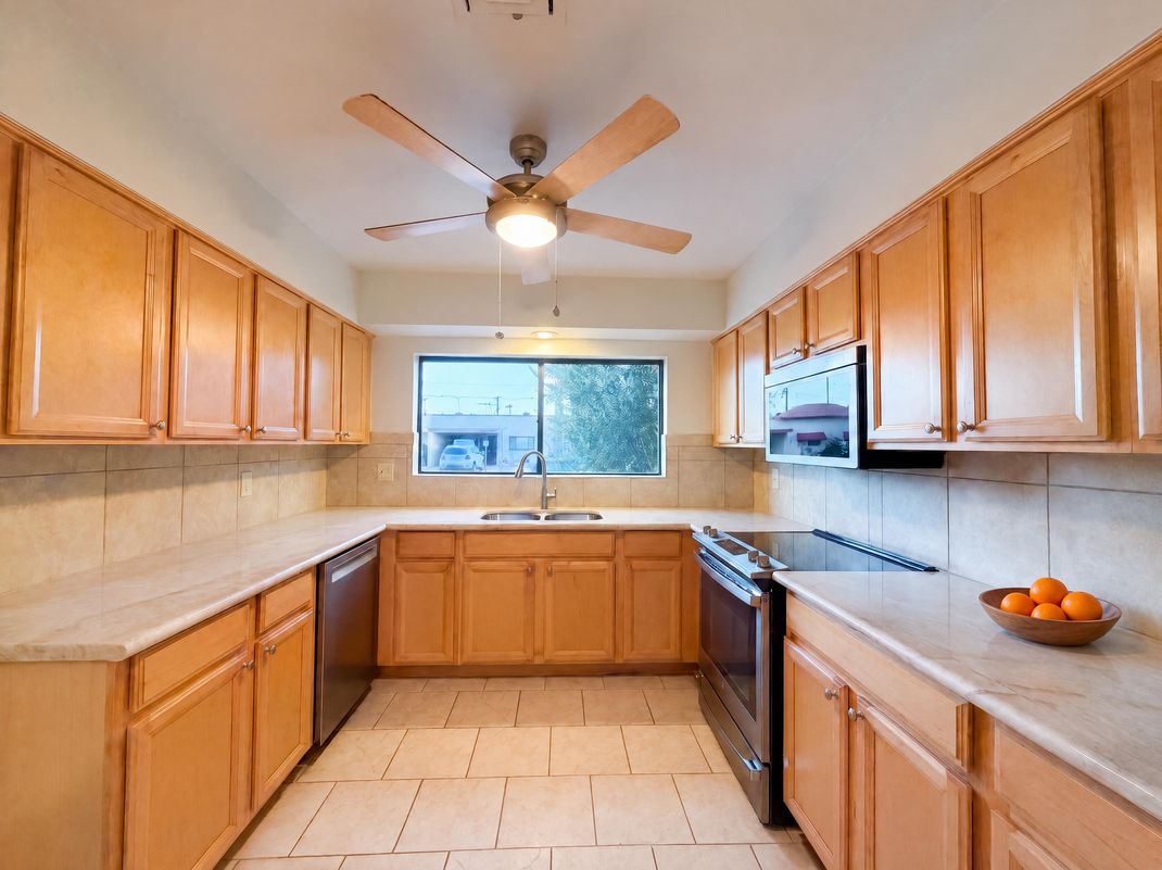 Property photo 2 of 7700 E Meadowbrook Ave