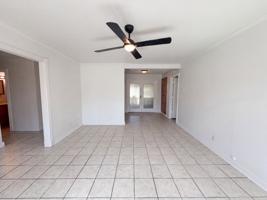 Property photo 3 of 303 Currie Ave