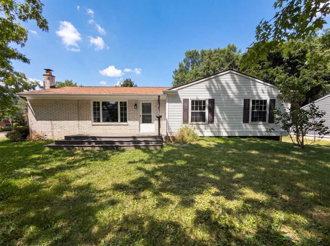 Property photo 1 of 3211 24 Mile Rd