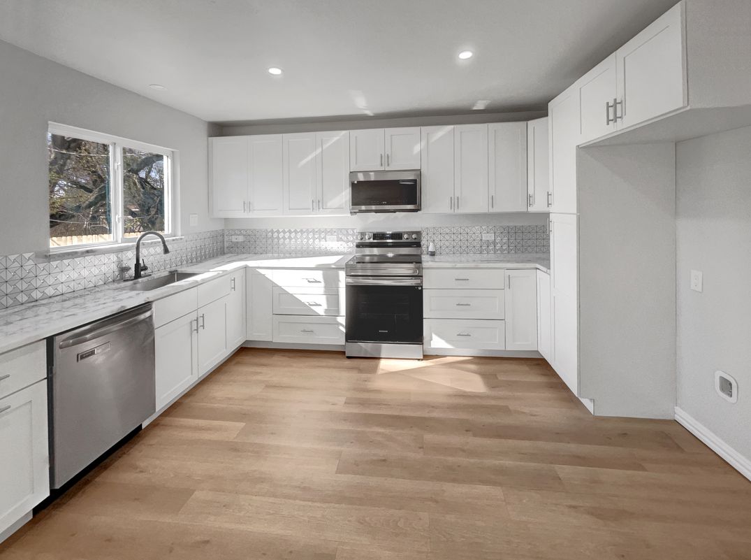 Property photo 2 of 9618 Tamalpais Dr