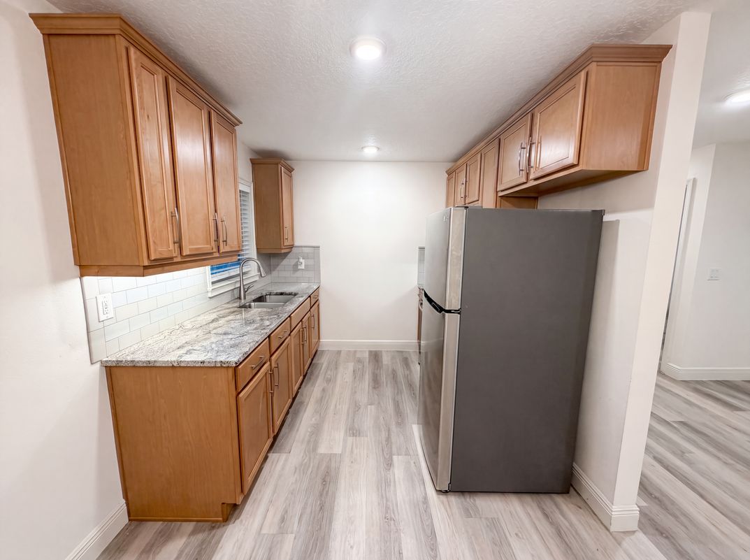 Property photo 2 of 3444 Valeview Dr