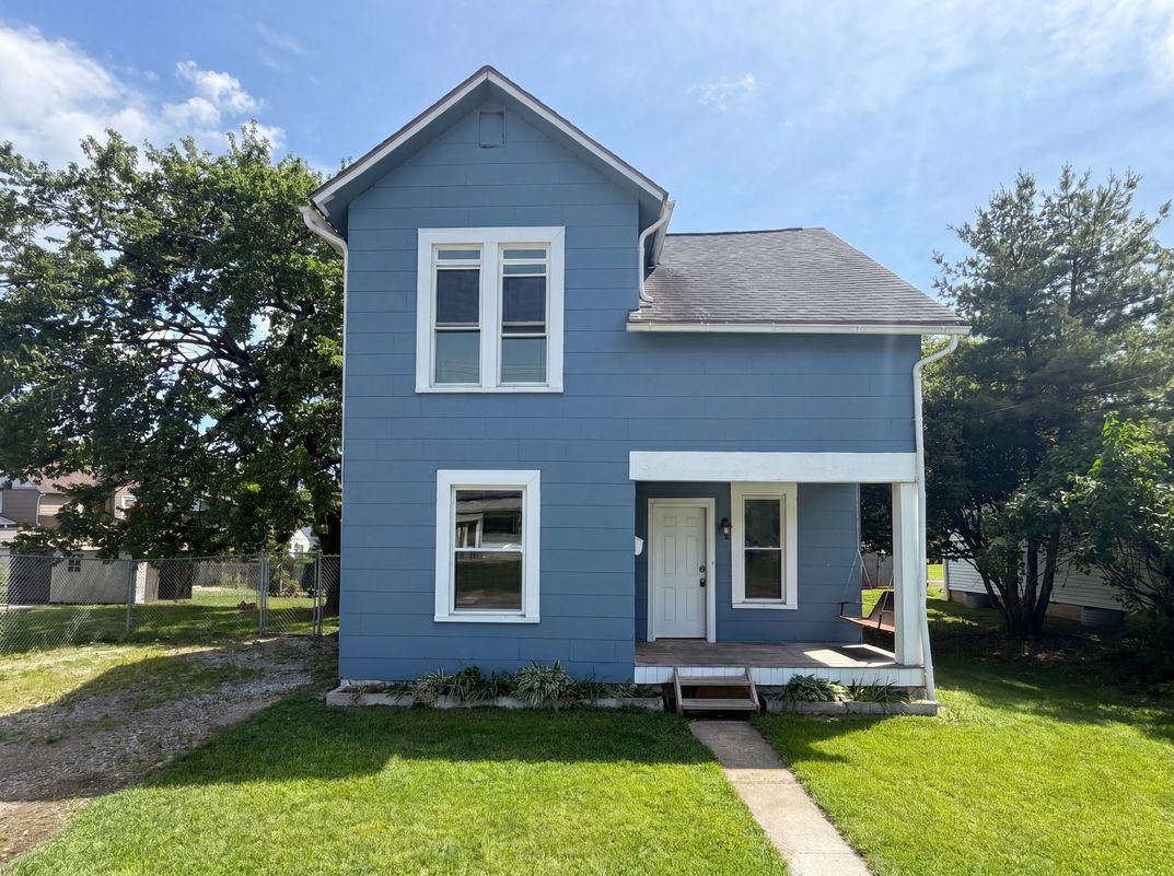 Property photo 1 of 65 W Harrison St