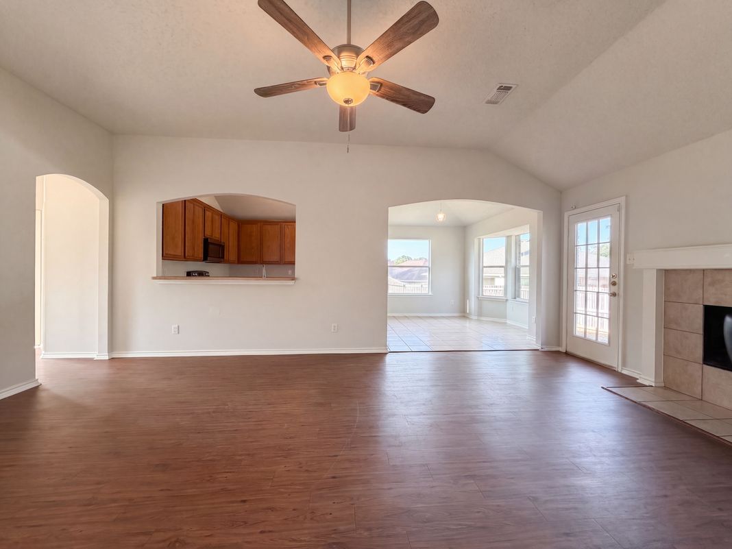 Property photo 3 of 9 Fern Oak Ct