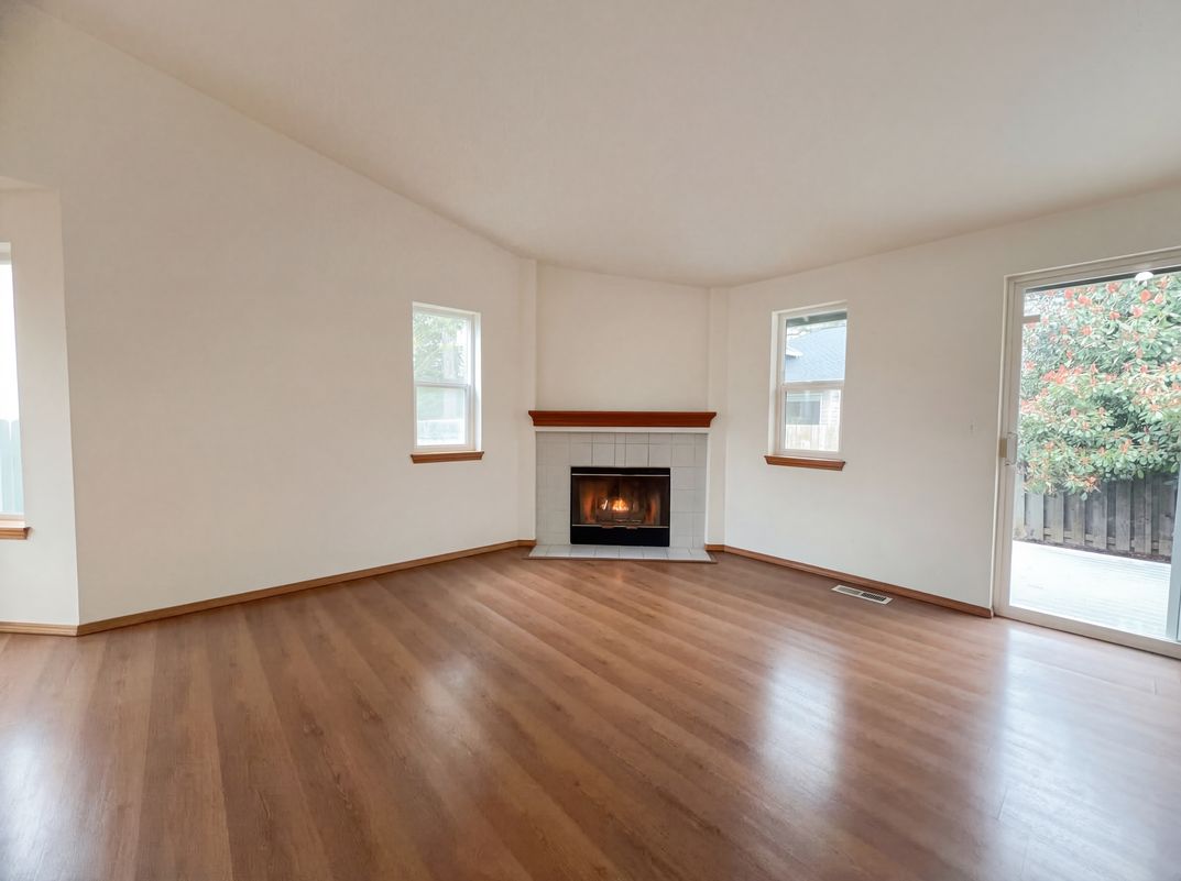 Property photo 3 of 8641 NE Windstone St
