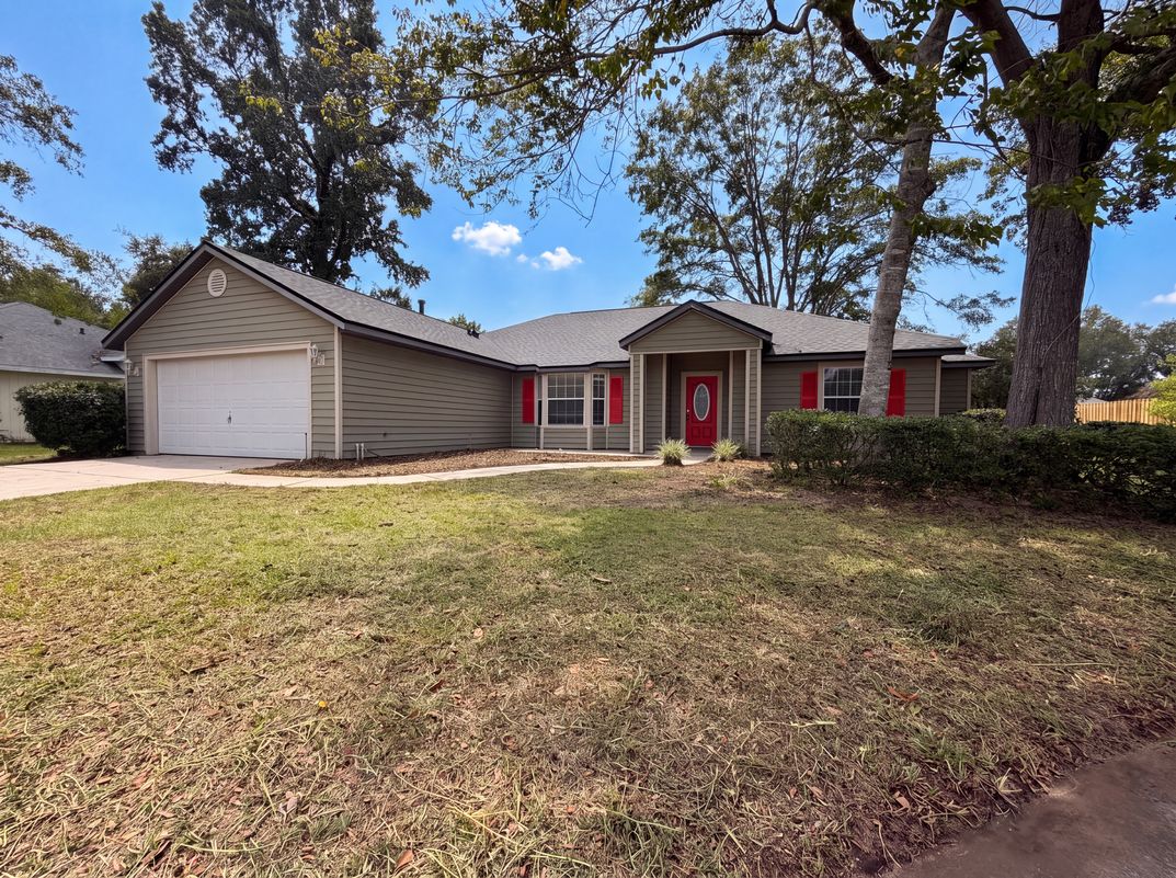 Property photo 1 of 944 NW 87th Dr