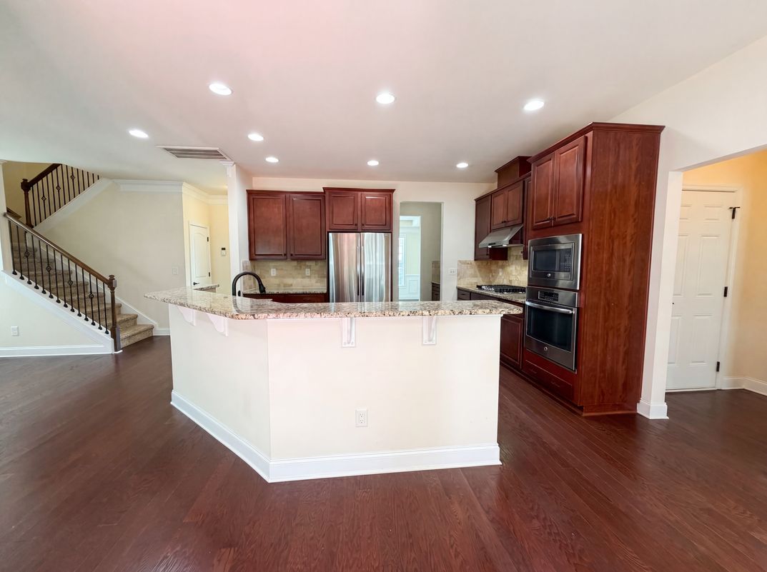 Property photo 2 of 2115 Eskridge Ter