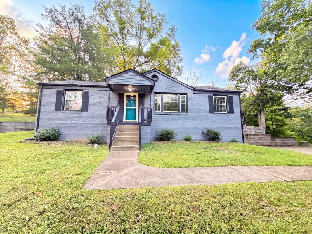 Property photo 1 of 1223 Beverly Hills Dr