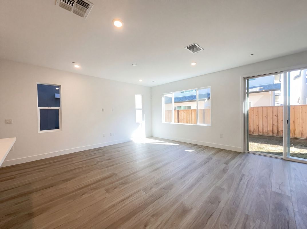 Property photo 3 of 374 N Palm Springs Way