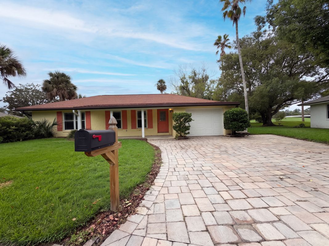Property photo 1 of 628 Miramar Ln