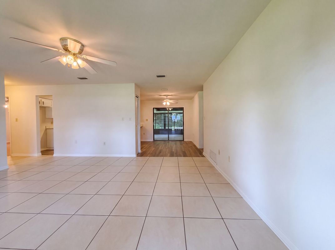 Property photo 3 of 4621 NW 29th Ave