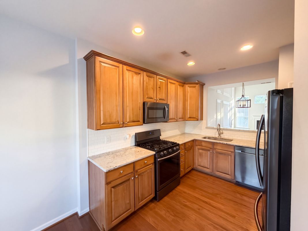 Property photo 2 of 9429 Shumacher Ave NW
